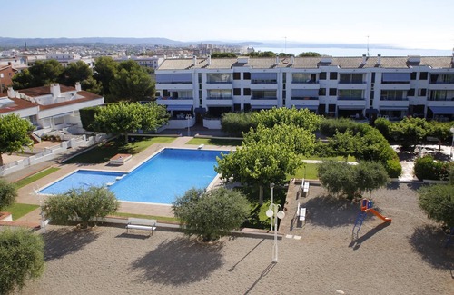 Torredembarra Apartment | AT013 TORREMUNTS: Apartment with pool and sea views 350m from the beach
