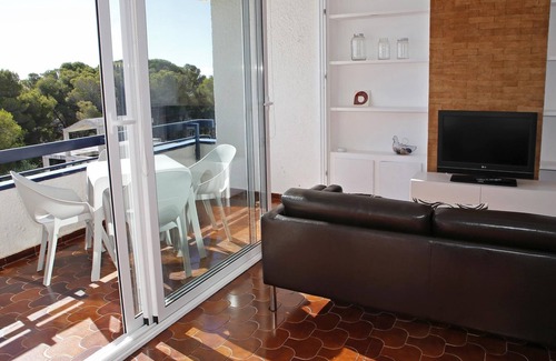 Torredembarra Apartment | AT013 TORREMUNTS: Apartment with pool and sea views 350m from the beach