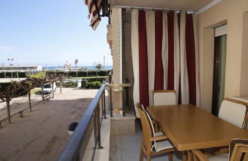 Torredembarra Apartment | AT031 Comunidad con 2 piscinas, a 5 min a pie de la playa