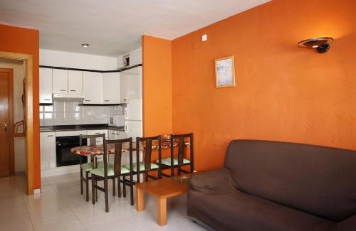 Torredembarra Apartment | AT031 Comunidad con 2 piscinas, a 5 min a pie de la playa