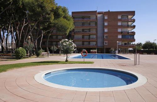 Torredembarra Apartment | AT046 Els Pins, 1ra línea de la playa, piscina, airco, aparcamiento