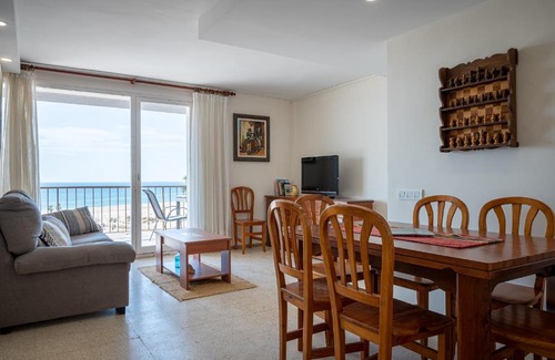 Torredembarra Apartment | AT111 Vistas frontales a la playa la Paella