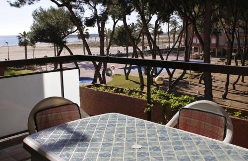 Torredembarra Apartment | AT116 Els Pins, comunidad con piscina en 1ra línea de la playa