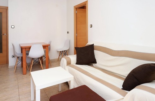 Torredembarra Apartment | AT174 BAIX A MAR: Tree bedroom apartment a few meters from the beach