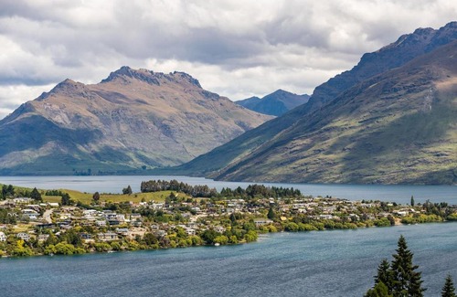 Queenstown House | Ataahua Views Top Level