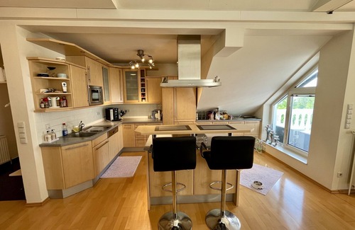 Wittau Apartment | Atemberaubendes Loft mit Pool + Balkon