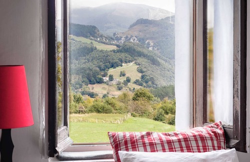 Trucios-Turtzioz House | ATERPEA, accommodation space for 12 guests at Amaloka Holiday Home.