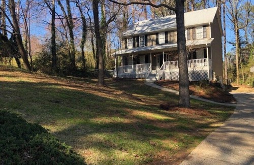 Woodstock House | ATH - Sleeps 8 - 4 Beds - Fenced/Pet friendly - VTarn