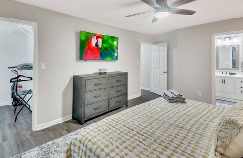 Acworth House | ATH - Sleeps 8 - 4 Beds - Pet Friendly - Moonlit