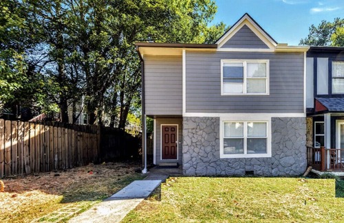Smyrna House | ATH -Smyrna-2BR-Pet Friendly-Fenced-DBL Mstr(1018)