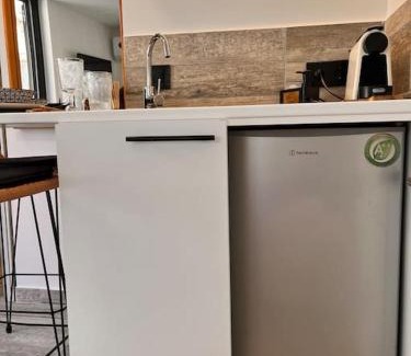 Aigaleo Apartment | Athena 2