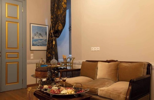 Chalcis House | Athena & Pegasus Suites - Medousia Spa Luxury Escape