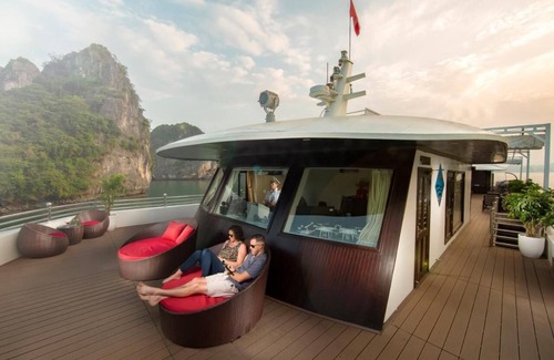 Bai Chay Boat Rental | Athena Royal Cruise w/1 Double or 2 Twin Beds