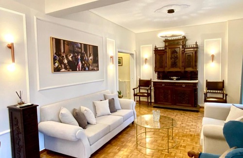 Psirri Apartment | Athenian Condo