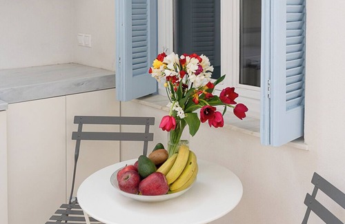 Kolokinthou Condo | Athenian Cypress House