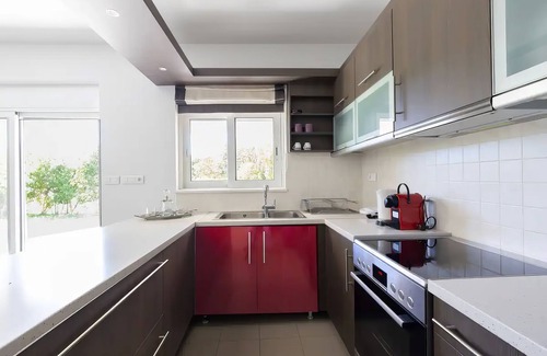 Vari House | Athenian Riviera Maisonette, Varkiza,7' walk from Beach Park, Athenian Riviera Maisonette, Varkiza,7