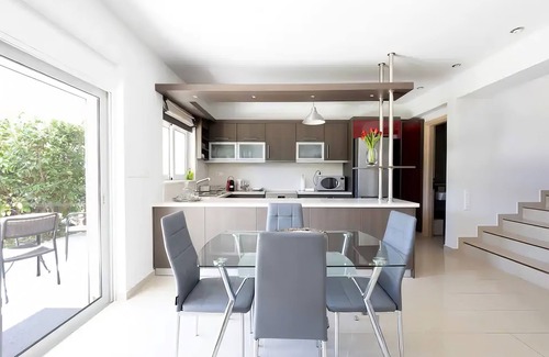 Vari House | Athenian Riviera Maisonette, Varkiza,7' walk from Beach Park, Athenian Riviera Maisonette, Varkiza,7