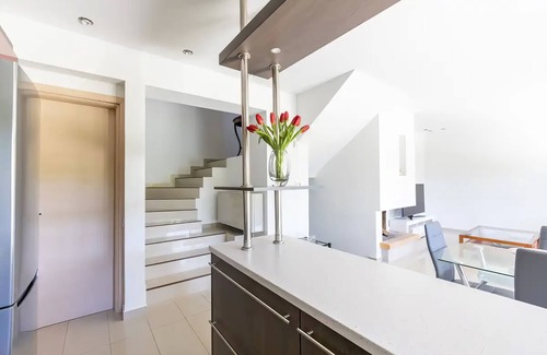 Vari House | Athenian Riviera Maisonette, Varkiza,7' walk from Beach Park, Athenian Riviera Maisonette, Varkiza,7