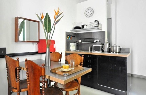 Pangrati Apartment | Athens Green Apartment with Garden and Balcony