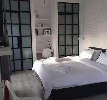 Kaisariani Apartment | Athens View Loft - 06