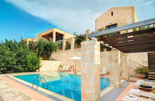 Gavalochori Villa | Athina - Apokoron Villa with Large Private Pool and Great Views