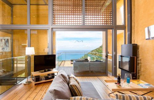 Kolymbari Villa | Athina Epavlis - Ethereal Charm of Blue Horizons