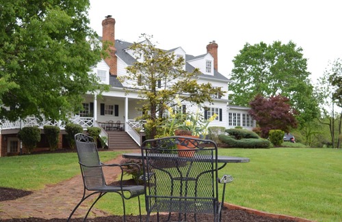 Clifford Cottage | Athlone Farm’s Historic Cottage—ca.1800s, Unique, Charming, renovated, sleeps 4