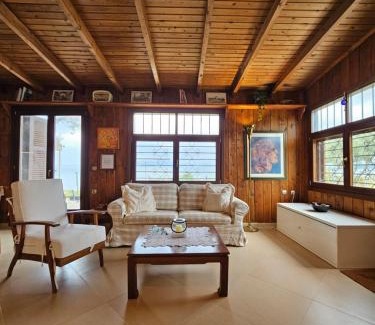 Ouranoupoli House | Athos SEAgull wagon