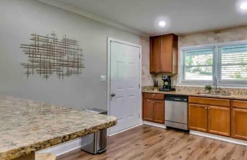 Church Street House | ATL-Multi Home 2 Homes Listing-Sleeps 26