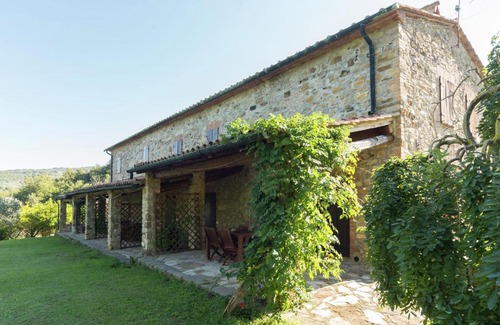 Castelnuovo di Val di Cecina House | Atmospheric apartment in authentic house near beautiful Sasso Pisano