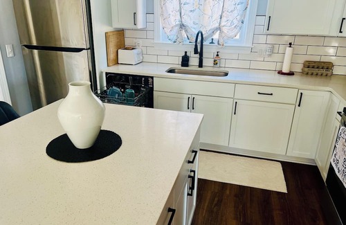 Cambridge House | Attention Racers - Beautiful Home 3 Blocks from Great Marsh Park!