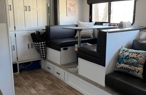 Oakland Hills House | ATTENTION SNOW BIRDS nCozy RV nSet up in Florida . You must purchase campsite