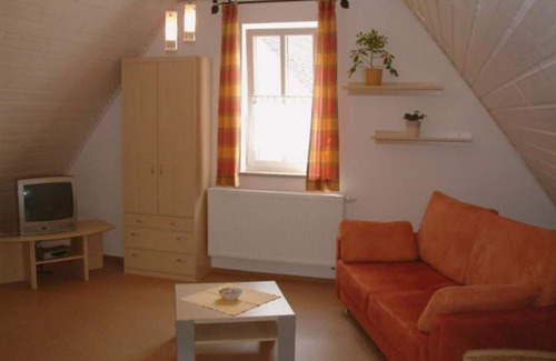 Merkendorf House | Attic apartment (2nd floor) at the Ferienhof an der Stadtmauer Merkendorf