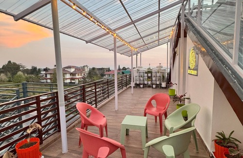 Sidhpur Ski Chalet | Attic Breeze 2BR -Mountain Villa
