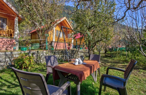 Manali Cottage | Attic Cottage 2BHK - W/ Mountain view, 5 min away from Mall Road