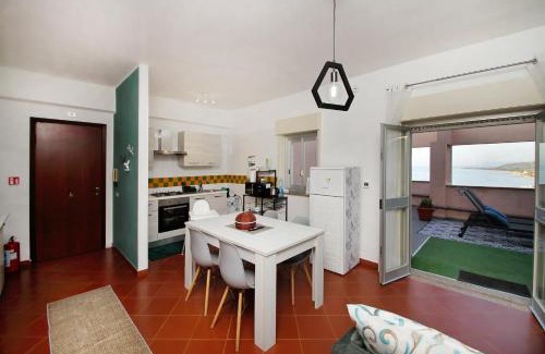 Santo Stefano di Camastra Apartment | Attico vista mare con terrazza e spa riscaldata