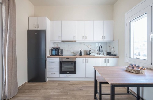 Agios Panteleimonas Apartment | ATTIKI METRO Top Floor Apartment
