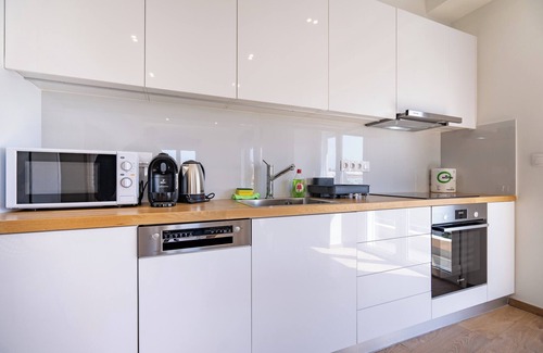 Attiki Apartment | Attiki Square & Metro Modern 2-Bedroom Apt by MPS