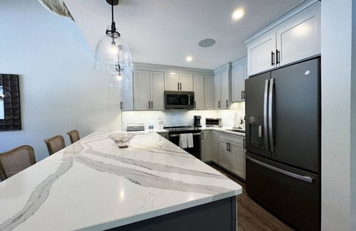 Bartlett House | Attitash Heights | Ski in/out Getaway with Pool