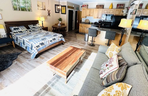 Bartlett Apartment | ATTITASH STUDIO🌟MOUNTAIN VIEW🌟STORYLAND🌟 POOLS🌟 NEWLY REMODELED