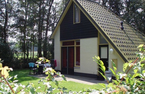 Municipality of Dalfsen House | Attractive holiday home with large garden, near Zwolle