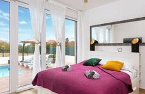 Skatari Villa | Attractive Villa in Pula with Private Pool