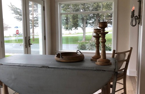 Cambridge House | Attractive Waterfront Home over looking Choptank River. Sleeps 5