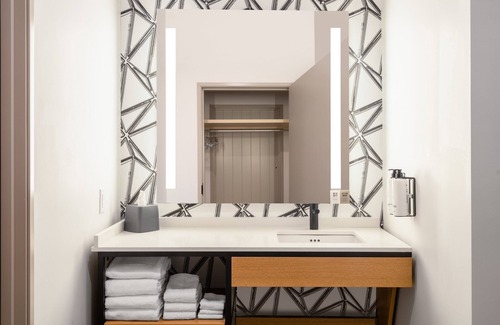 Dupont Hotel | Atwell Suites Denver Airport Tower Road by IHG