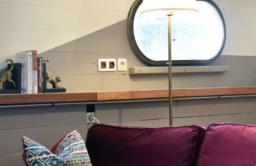 Braine-le-Comte Boat Rental | Atypical accommodation on a barge