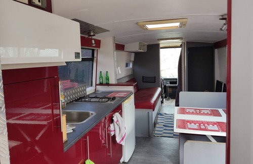 Mansigne House | Atypical gîte converted into a camper van for 4 people with all comforts.