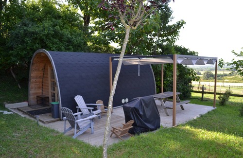 Anjou Cabin | Atypical gite in the heart of a horse farm: swimming pool, Nordic bath, mini farm.