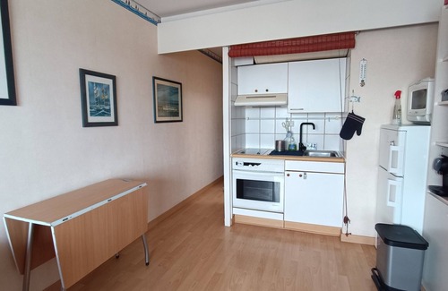 La Cite Apartment | Au Bord de Mer - apartment on marina with balcony and sea view.
