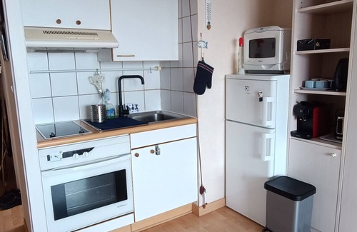 La Cite Apartment | Au Bord de Mer - apartment on marina with balcony and sea view.