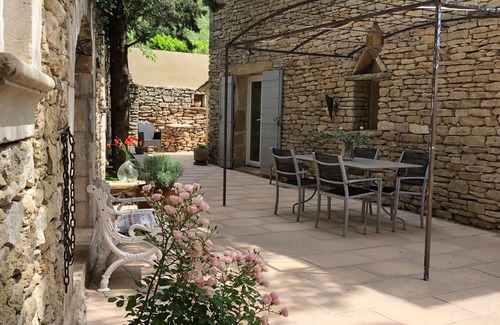Cabrieres-d'Avignon House | Au Cœur du Luberon, "l'atelier de La Baronnie" Charme Absolu à 4km de Gordes